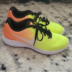 Nike revolution 3 yellow orange size 5.5Y 7 womens